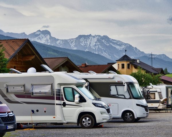 camping, motorhome, traveling-5099382.jpg